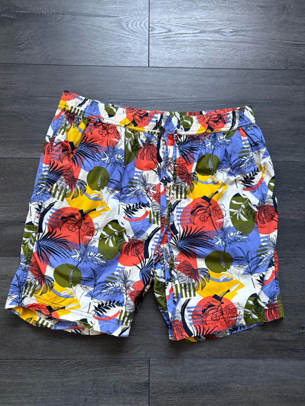 Massive Mens Tropical Floral Print Shorts Pull On Drawstring Size Medium